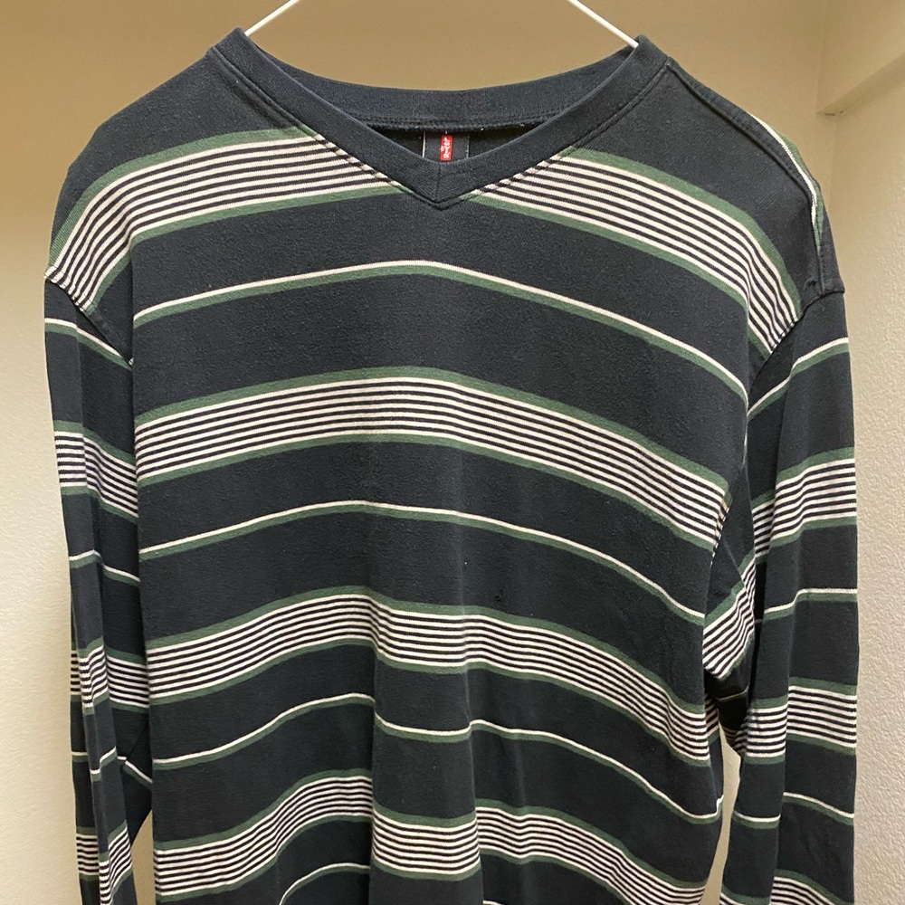 VINTAGE LEVIS LONG SLEEVE